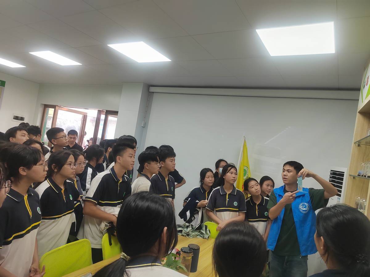 化州市第七中学到下郭街道戒毒康复服务中心参观_禁毒_活动_毒品