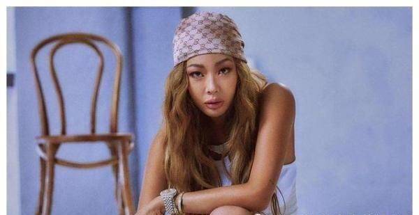 南韩霸气拽姐,一段rap调侃同行绿茶,扬言要收lisa当女儿_jessi_节目