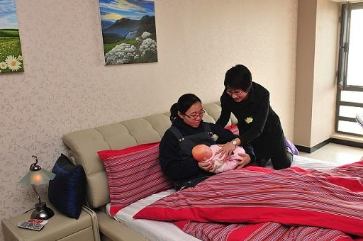 原创            月子坐30天还是42天呢？其实产妇身体有这表现，就可以出月子了（月子30天还是40天）