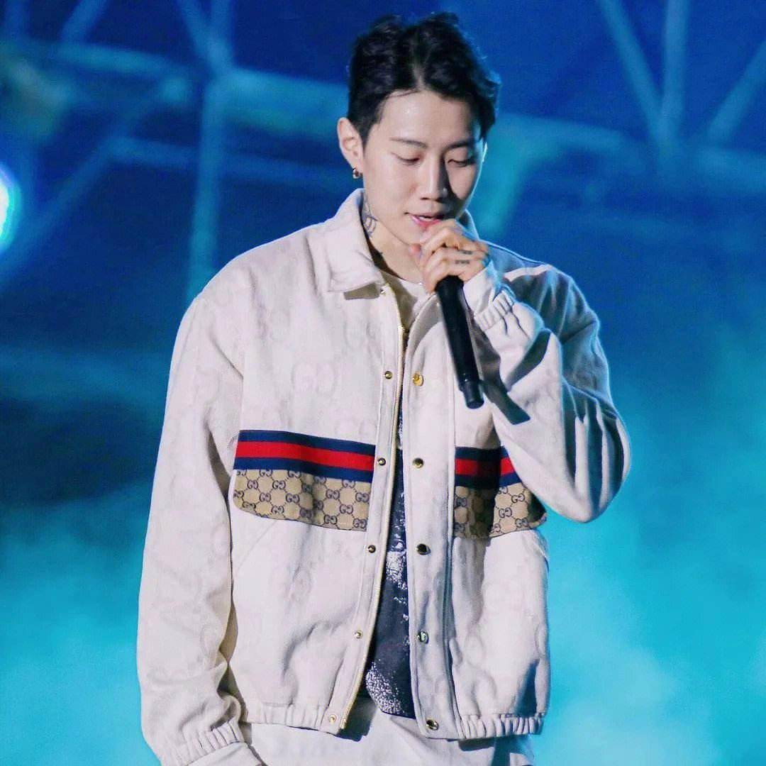 朴宰范是芒果艺人,不过他是在韩国以偶像组合2pm队长身份出道的歌手