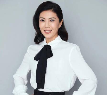 "时尚女魔头"苏芒,24年精心编织的强大朋友圈,如今成为了笑话_洪晃