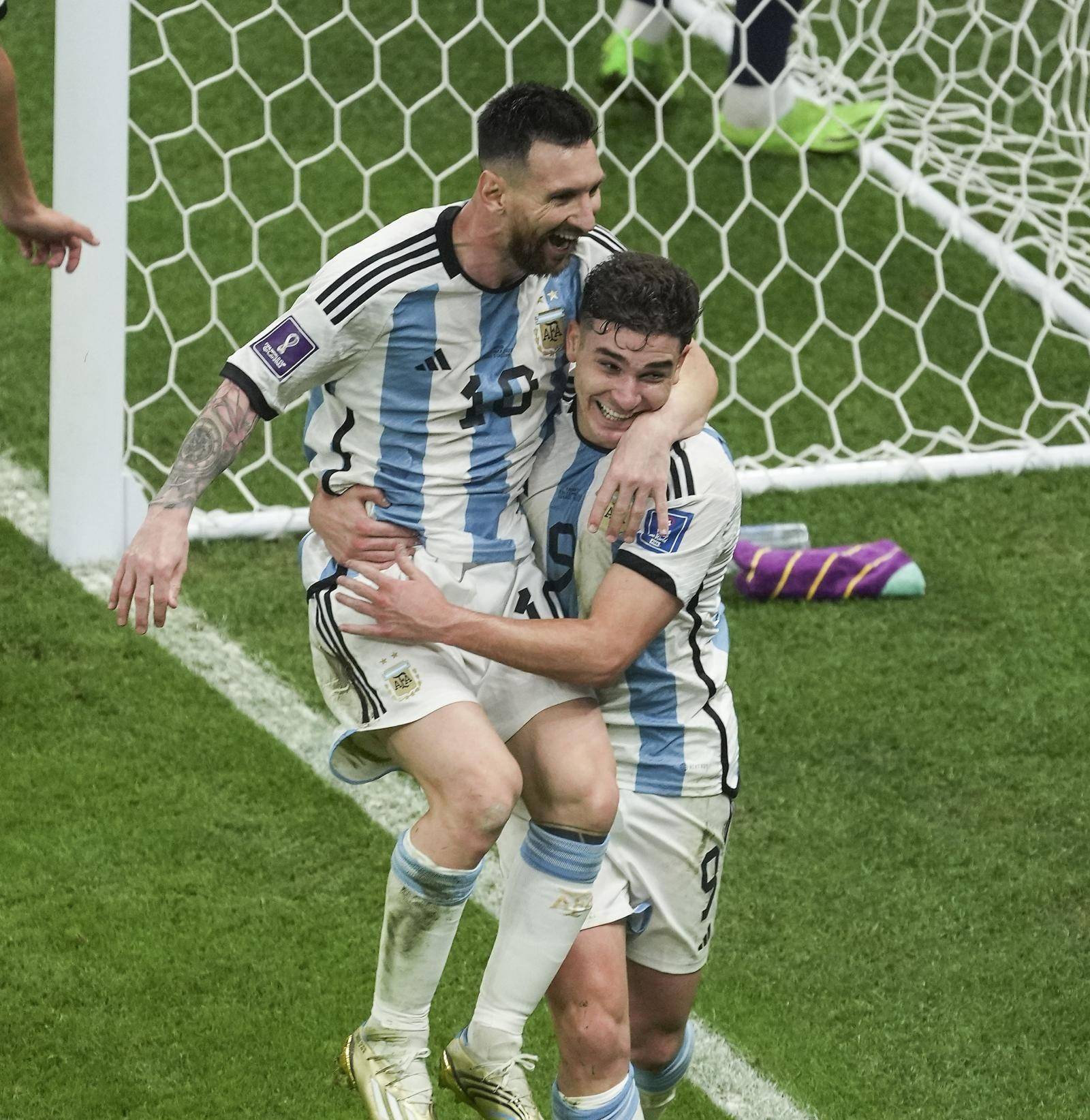 数都没有超过6个,2006年德国世界杯最佳射手克洛泽和2010年南非世界杯