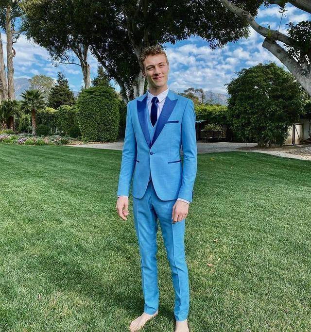 年仅21岁的男模幸运蓝luckybluesmith结婚了_因为_责任感_低调