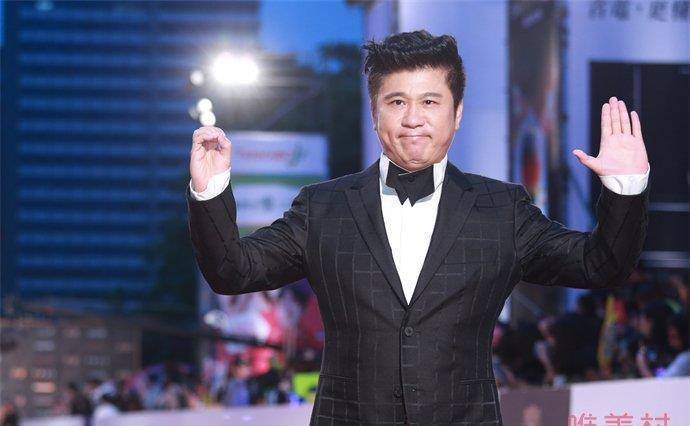 主持人胡瓜脚部出现不规则黑痣 担心患病入院切除_手术_因为_状况