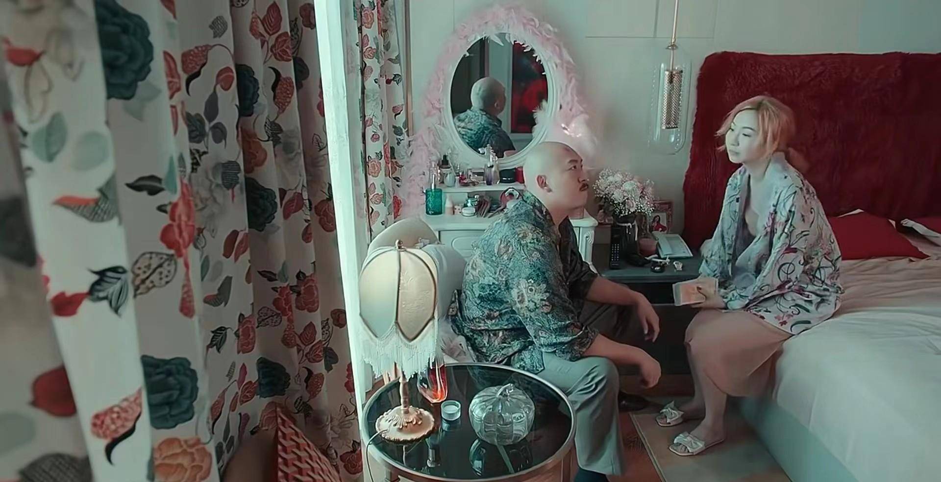 《一舞倾城》猜想13:鱼旦妈和麻鹰的关系,算是真爱吗?_时候_妈妈_客户