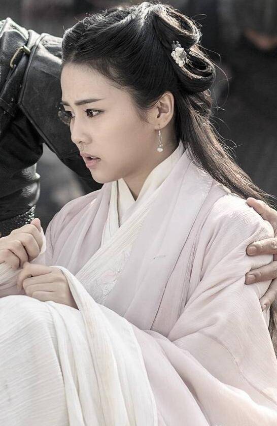 刘诗诗和白鹿侧颜照片,傻傻分不清楚,她们相似度究竟有多高呢_什么