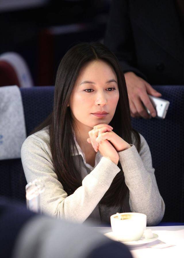 你们觉得郭妃丽和俞飞鸿长得像吗?两人谁更美?