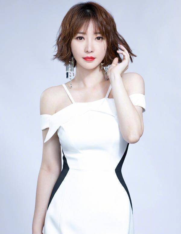 看柳岩穿起吊带裙,肉都长在对的地方_造型_形象_设计