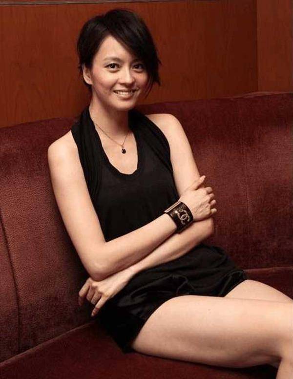 梁咏琪大晒2岁女儿美照,网友:叩谢郑伊健不娶之恩_邵美琪_老公_爱情