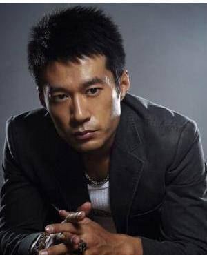 拍了10年戏没火,临时被胡歌唐嫣找来救场,却意外成了剧中经典_谭凯