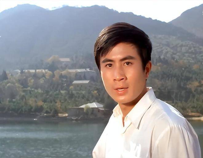 耿母(智世明饰),周母(高淬饰),赵科长(张云