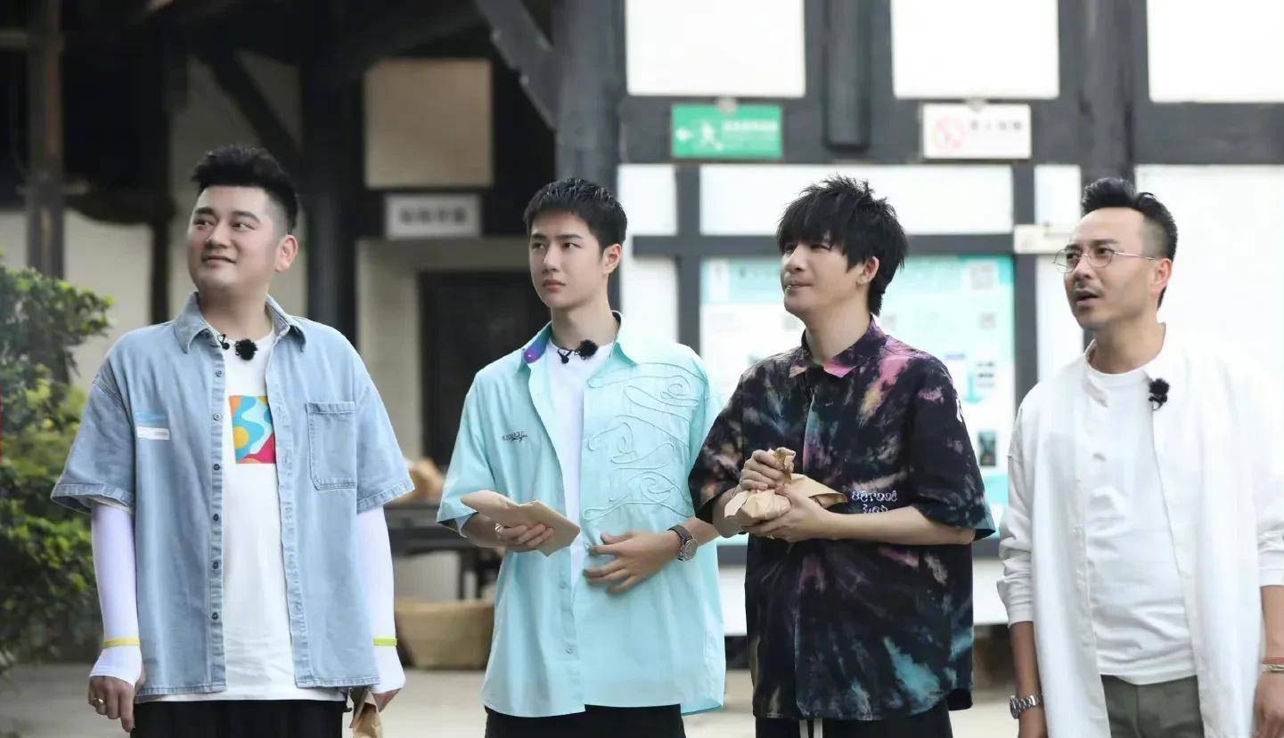 后来小五离开天天兄弟去服兵役,田源因为出轨离开节目,矢野浩二因为