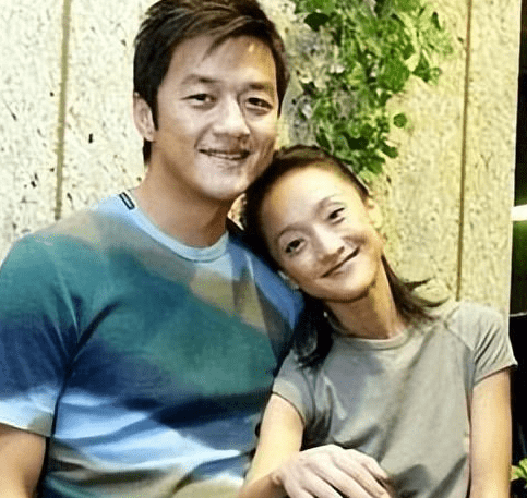 人后却疯狂,这4位情史劲爆的女明星,令人一言难尽_高圆圆_周迅_张亚东