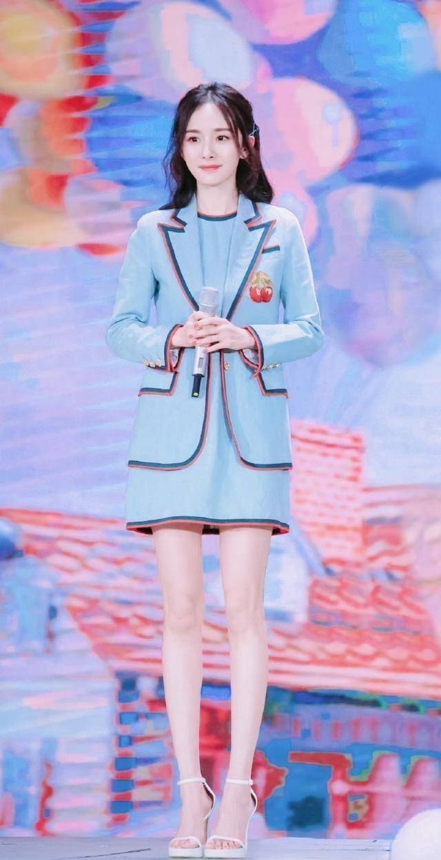 我以为关晓彤已是巅峰,没想到只是开始_迪丽热巴_杨幂_唐嫣