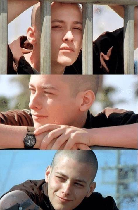 就是火爆一时的《哈利波特》系列,那个金发小坏男tom felton,小时候还