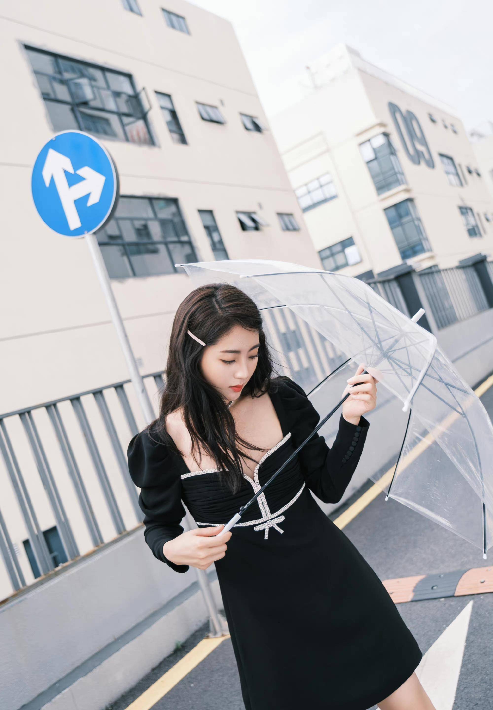 邢菲的红毯造型出圈,风格多变魅力十足,小个子也能尽显气场_身材_时尚