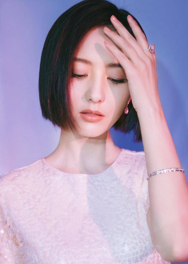 如果剪出佟丽娅减龄时髦的短发,明白这几点就够了,个