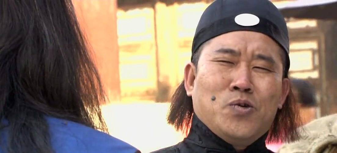 到了《洪湖赤卫队》,他扮演的"王金彪"为了个人利益不惜牺牲一切,汉奸
