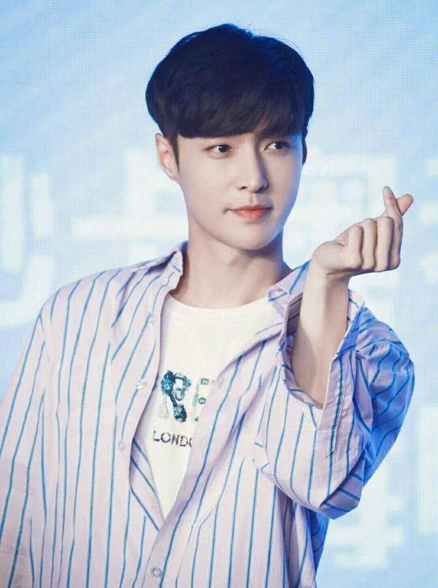 全能音乐人张艺兴,他就是我们俗世中梦寐以求而不得的大骄傲_情感