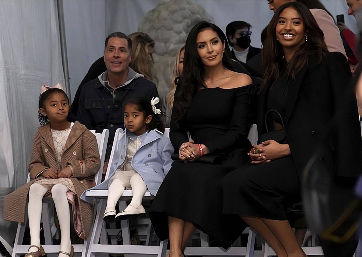 科比遗孀携三女走红毯!