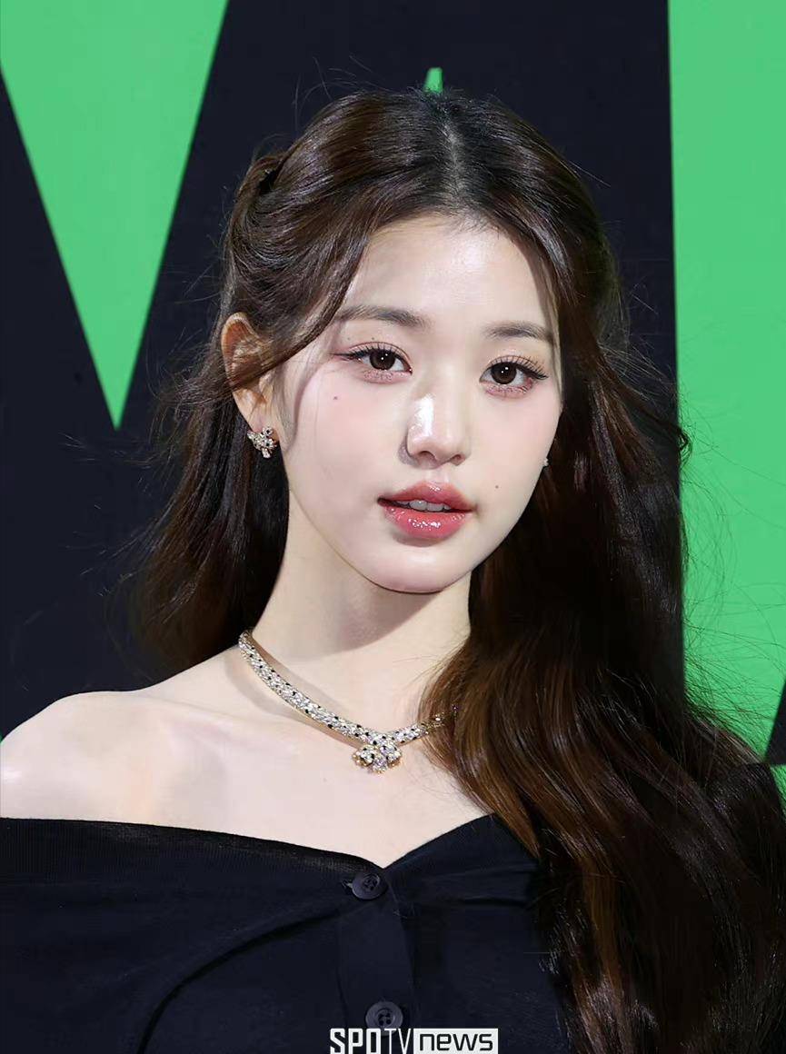 张元英mma红毯新闻照太好看了_外表_黑色_成为了