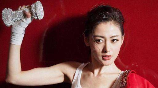 如何评价张天爱在《中国机长》中的表现?_表演_李伟_孩子