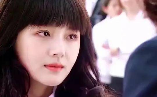 "扁平脸"女星能有多美,侧脸太虐?