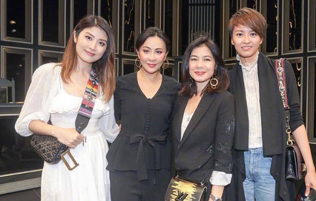 59岁钟楚红不管私服合照都没输,大气演绎"贵妇感"_女人_香港_影迷