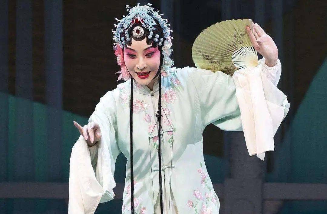 还有私心期待克爷能和强叔在舞台上碰撞一下.京剧界当属李晓兰啊!