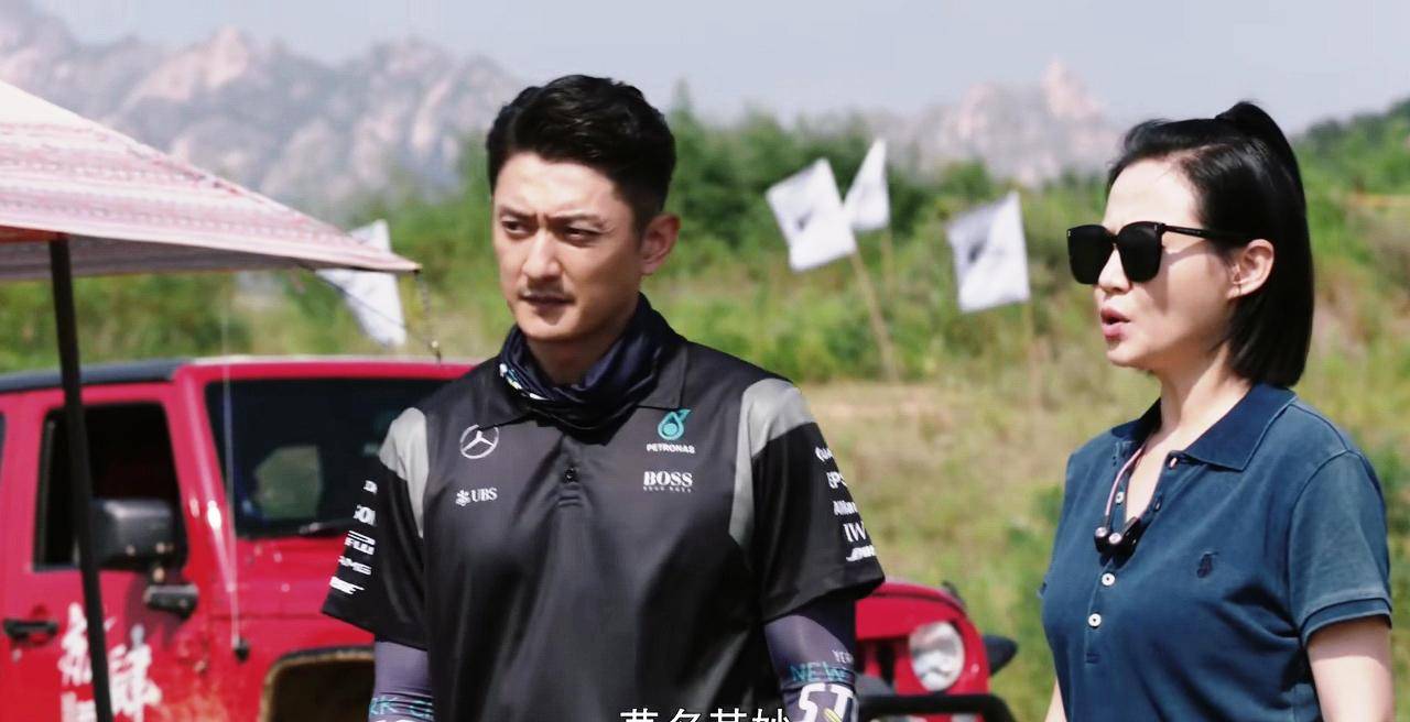 如果不爱肖楠,齐天佑会介意肖楠为什么没有坐他的车而坐了周道的车.