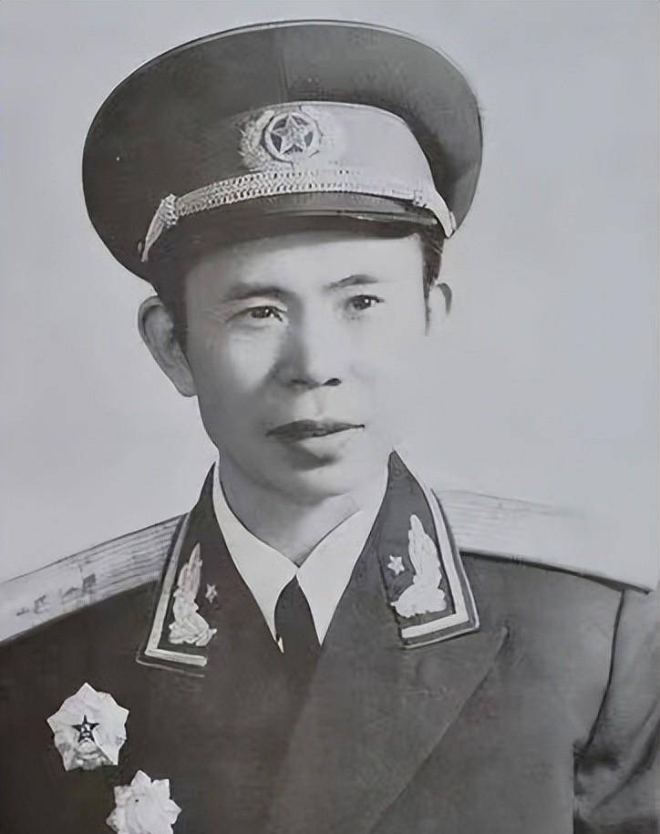 刘转连1930年参加的红军,参军没多久就被任命为游击大队区队长,红军