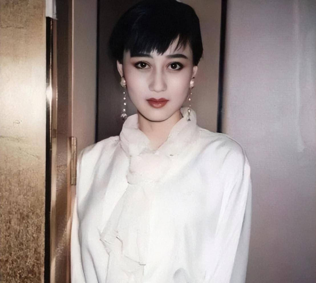 "香港之子"周润发跌落神坛,晚节不保,完美人设竟全都是伪装_李智_宣传