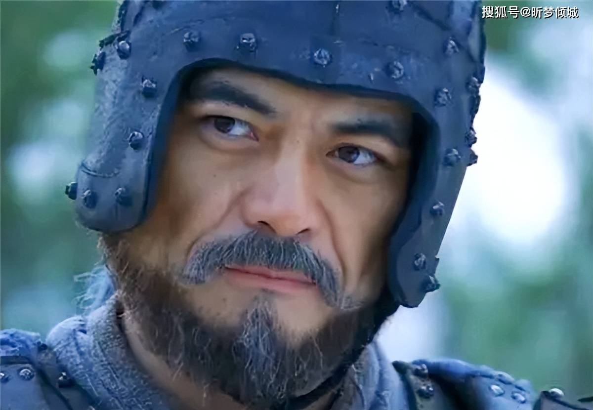 随着时间的推移,魏延渐渐长大,他的父亲意识到儿子在武艺方面具备出色