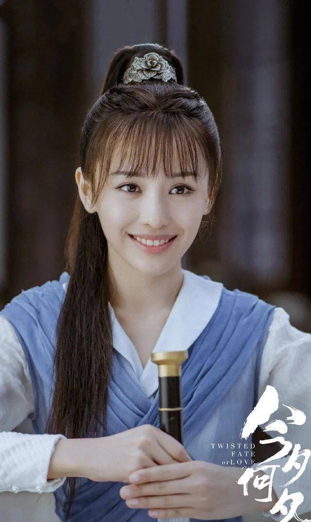 说起来,古代女子的发髻种类太多了:凌虚髻,百合髻,芙蓉髻,双髻,飞云斜