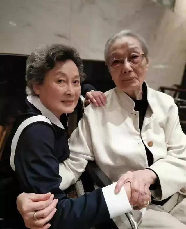 新中国成立后,罗静宜成为上海电影制片厂的演员,先后在《自由天地》中