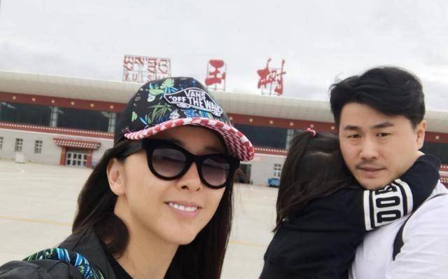 她倒追大张伟无果,一个月相亲近200次,最后闪婚嫁富豪_黄小蕾_杜淳