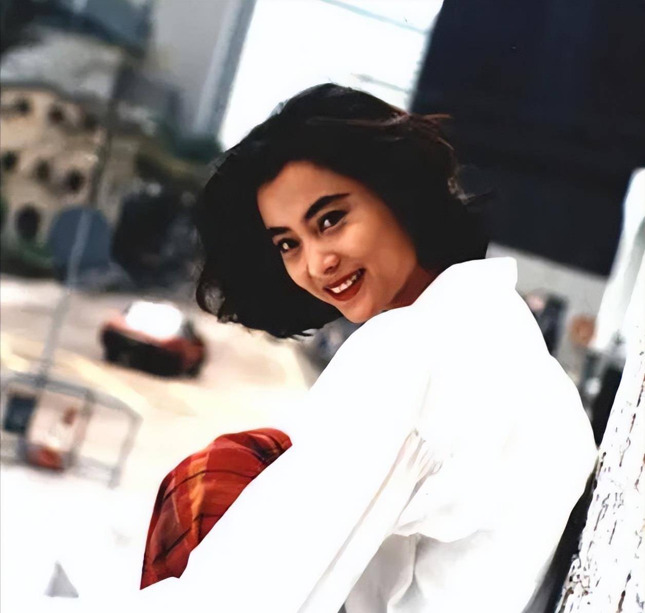 "甜歌皇后"李玲玉:一首专辑收获4万元巨款,她经历了什么?