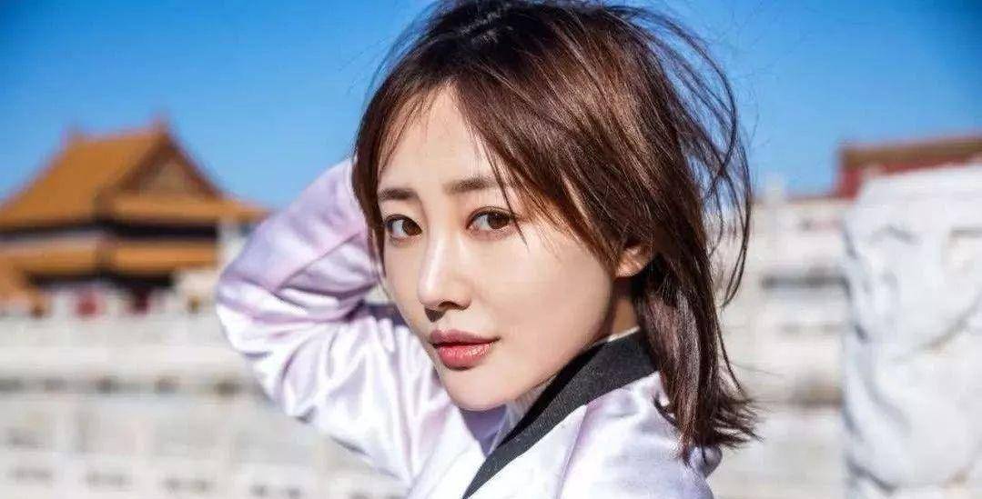 她一年一部爆剧,掌掴赵丽颖陷害周迅,搭档吴刚孙红雷却不火_李纯_因为