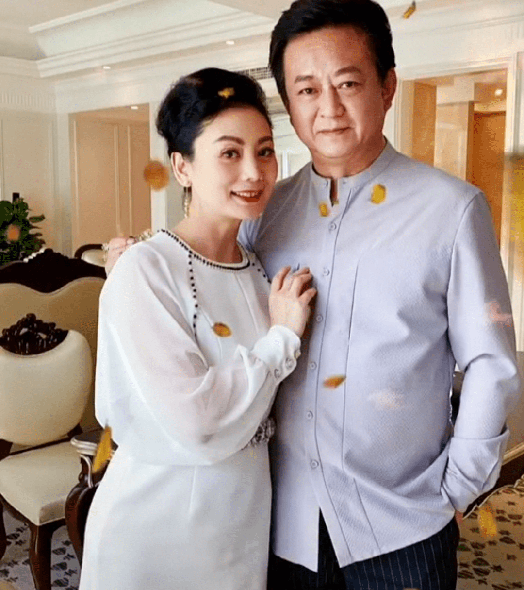 朱军老婆52岁就很好!