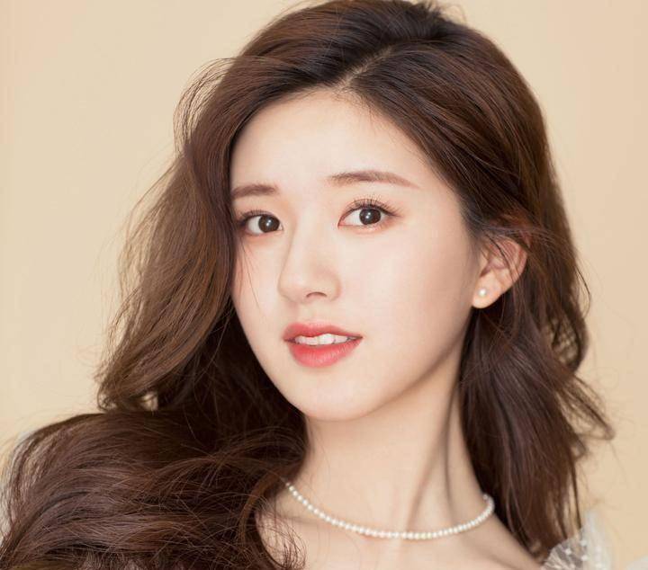 脸赵露思 有没有被元气满满的可爱少女顾胜男甜到了呢_鼻子_脸型_高度