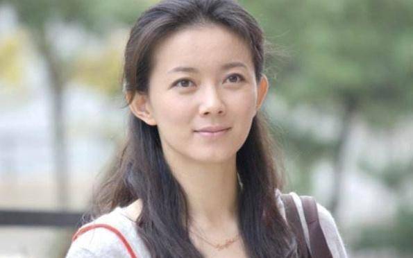 当时她与大冰的组合堪称黄金搭档,刘敏的风格略成熟稳重,而大冰则