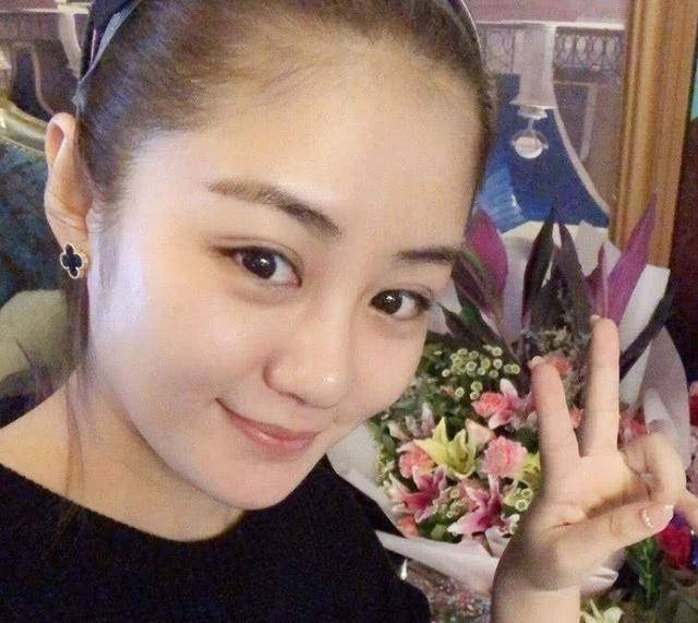 她是本山大叔的最美女徒弟,放弃事业选择爱情,却遭网友吐槽_毕畅_角色