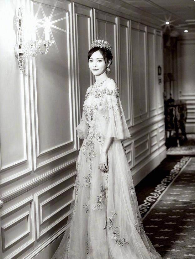 是上世纪公主嫁妆,比baby婚礼那顶还尊贵_古董_品牌_珠宝