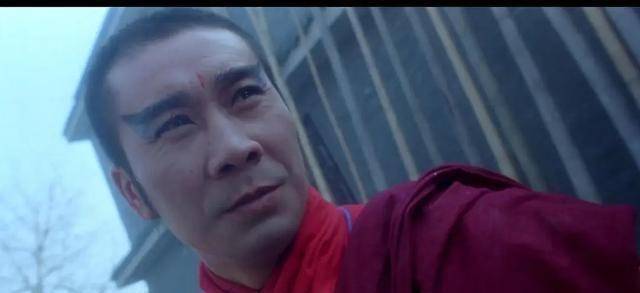 马宁儿当年被洪熙官打倒后并没有死,而是被西域妖僧所救,还练就了一身