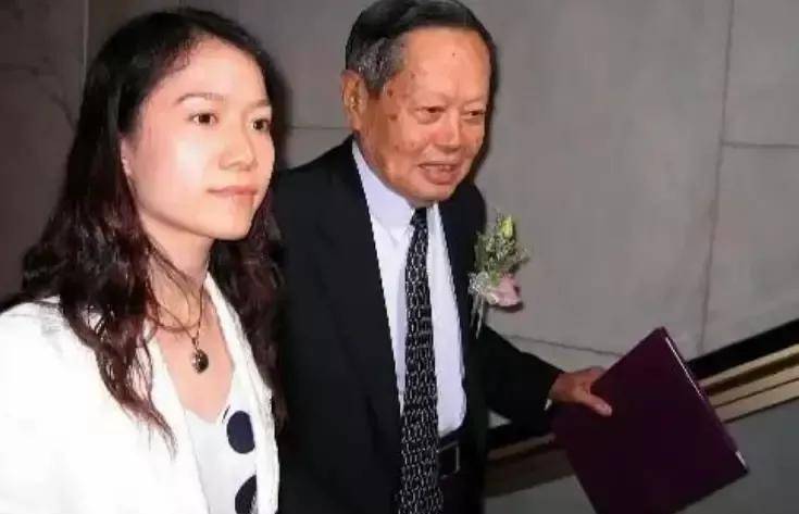 翁帆：守护杨先生安康，支持他奉献-翁帆个人资料出生日期