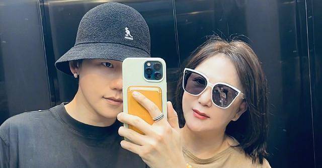 为照顾患癌母亲,35岁刘维宣布暂停工作,获谢娜王彦霖小沈阳关心_妈妈