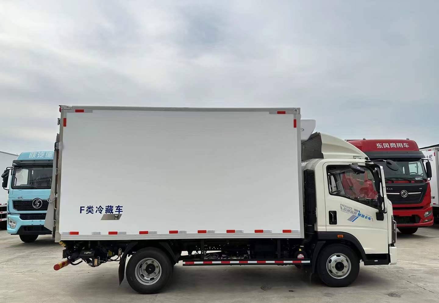 现在入手一台重汽豪沃4米2冷藏车价格得多少?