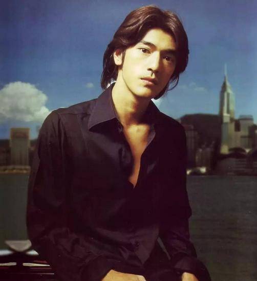 笑话!这些演员不"做作",依旧帅到雌雄莫辨_金城武_梁朝伟_陈坤