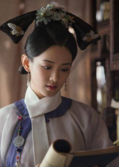 完全不像29岁,如懿传演舒妃,循环初恋演高中生,少女感绝了_谭松韵