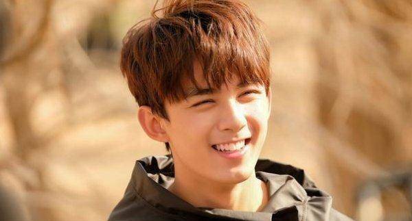 吴磊比迪丽热巴小6岁,但表演时没察觉,对此你怎么看呢?